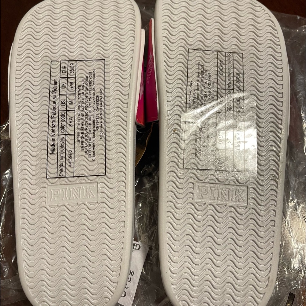 BNWT PINK VICTORIA’S SECRET SLIDE SANDALS - Picture 5 of 5